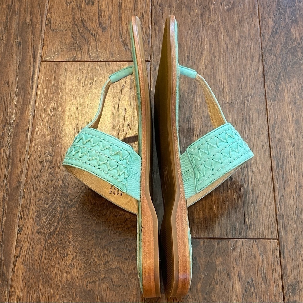 NWT Frye Turquoise Leather Thong Sandals 9 - Picture 6 of 9